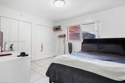 Condo in Hialeah, Florida, 2 bedrooms  № 1946298 - photo 19