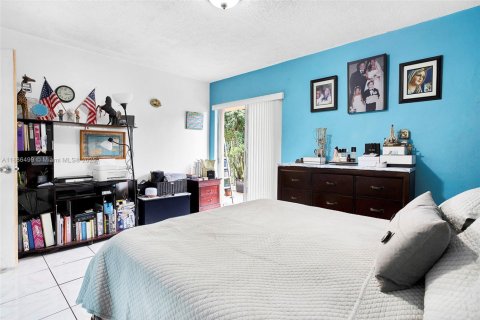Condo in Hialeah, Florida, 2 bedrooms  № 1946298 - photo 26