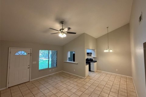 Townhouse in Gainesville, Florida 2 bedrooms, 75.62 sq.m. № 1904179 - photo 3