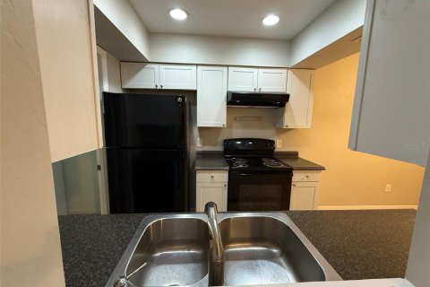 Townhouse in Gainesville, Florida 2 bedrooms, 75.62 sq.m. № 1904179 - photo 9