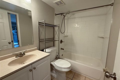 Townhouse in Gainesville, Florida 2 bedrooms, 75.62 sq.m. № 1904179 - photo 10