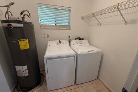 Townhouse in Gainesville, Florida 2 bedrooms, 75.62 sq.m. № 1904179 - photo 12
