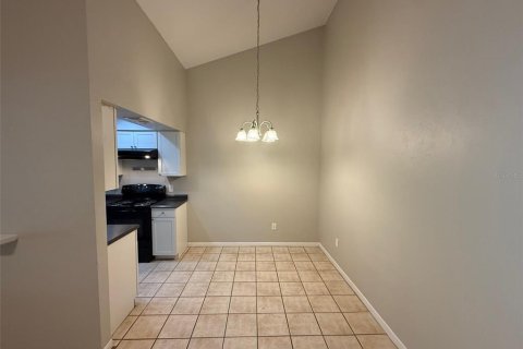 Townhouse in Gainesville, Florida 2 bedrooms, 75.62 sq.m. № 1904179 - photo 4