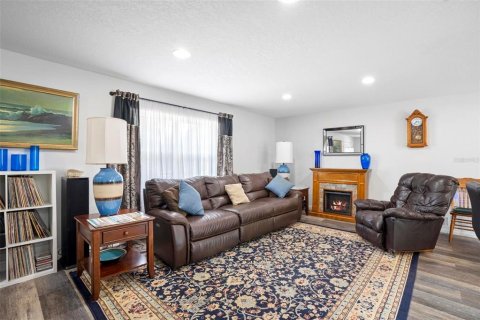 Villa ou maison à vendre à Altamonte Springs, Floride: 4 chambres, 193.79 m2 № 1656728 - photo 3