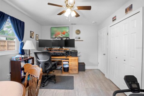 Villa ou maison à vendre à Altamonte Springs, Floride: 4 chambres, 193.79 m2 № 1656728 - photo 21