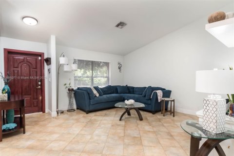 Купить виллу или дом в Корал-Спрингс, Флорида 4 спальни, 167.6м2, № 1926859 - фото 6