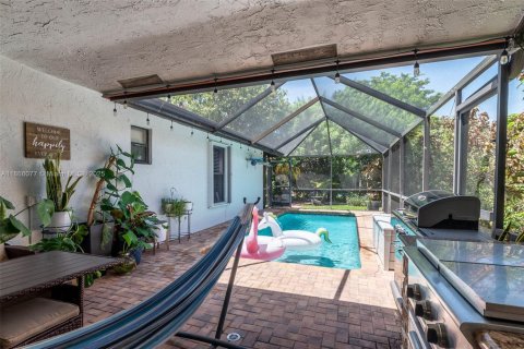 Купить виллу или дом в Корал-Спрингс, Флорида 4 спальни, 167.6м2, № 1926859 - фото 21