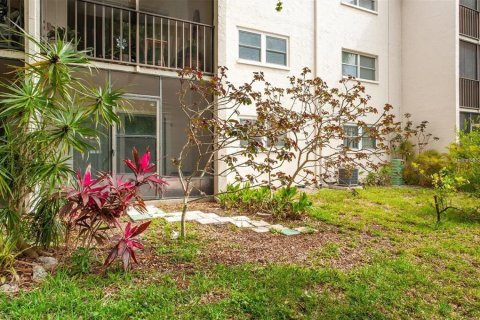 Condo in Dunedin, Florida, 2 bedrooms  № 1824778 - photo 22