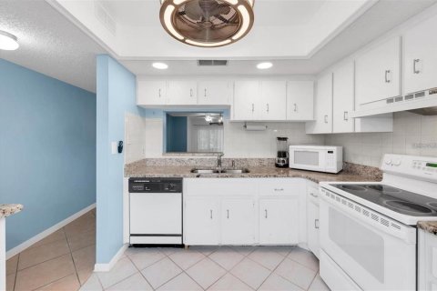 Condo in Dunedin, Florida, 2 bedrooms  № 1824778 - photo 4