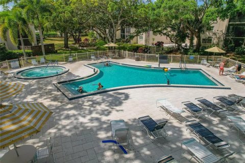 Condo in Dunedin, Florida, 2 bedrooms  № 1824778 - photo 26