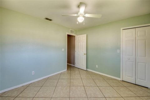 House in Cape Coral, Florida 3 bedrooms, 189.89 sq.m. № 1884002 - photo 23