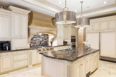 Купить виллу или дом в Корал-Гейблс, Флорида 9 спален, 928.74м2, № 2050617 - фото 18