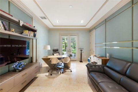 Купить виллу или дом в Корал-Гейблс, Флорида 9 спален, 928.74м2, № 2050617 - фото 24