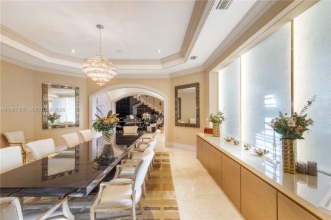 Купить виллу или дом в Корал-Гейблс, Флорида 9 спален, 928.74м2, № 2050617 - фото 13