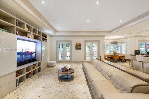 Купить виллу или дом в Корал-Гейблс, Флорида 9 спален, 928.74м2, № 2050617 - фото 16