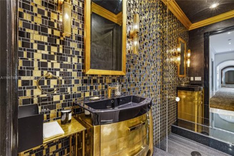 Купить виллу или дом в Корал-Гейблс, Флорида 9 спален, 928.74м2, № 2050617 - фото 23