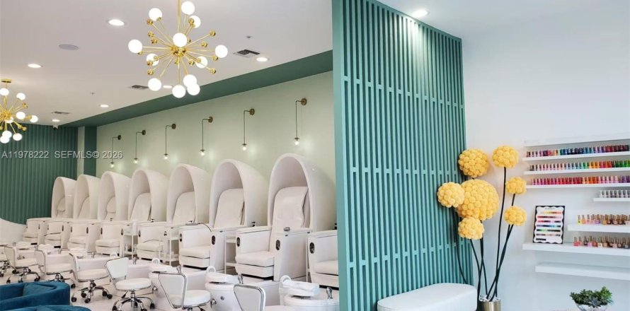 Коммерческая недвижимость в Купер-Сити, Флорида № 2041880