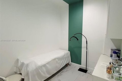 Купить коммерческую недвижимость в Купер-Сити, Флорида № 2041880 - фото 8