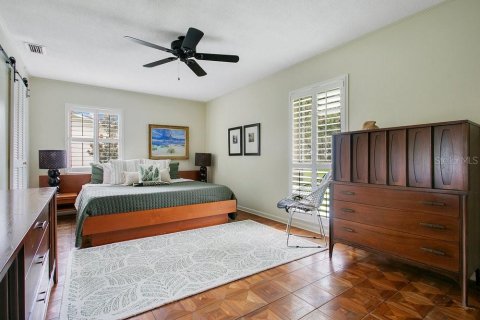 House in Belle Isle, Florida 4 bedrooms, 235.6 sq.m. № 1812584 - photo 12