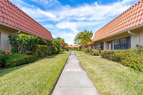 Villa ou maison à vendre à Clearwater, Floride: 2 chambres, 106.84 m2 № 2094204 - photo 3