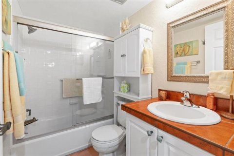 Villa ou maison à vendre à Clearwater, Floride: 2 chambres, 106.84 m2 № 2094204 - photo 13