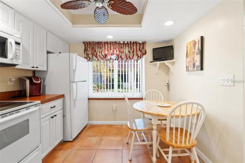 Villa ou maison à vendre à Clearwater, Floride: 2 chambres, 106.84 m2 № 2094204 - photo 11