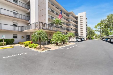 Condo in Saint Petersburg, Florida, 2 bedrooms  № 1884396 - photo 6