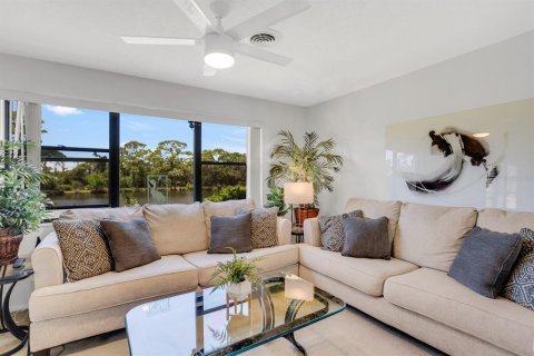 Condo in Saint Petersburg, Florida, 2 bedrooms  № 1884396 - photo 26