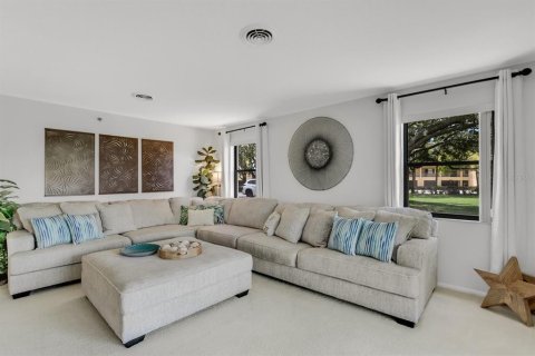 Condo in Saint Petersburg, Florida, 2 bedrooms  № 1884396 - photo 21