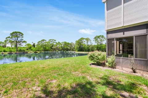 Condo in Saint Petersburg, Florida, 2 bedrooms  № 1884396 - photo 5