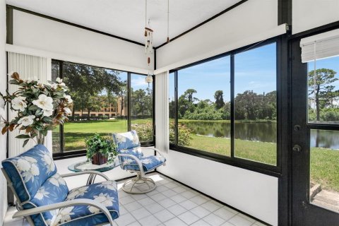 Condo in Saint Petersburg, Florida, 2 bedrooms  № 1884396 - photo 29