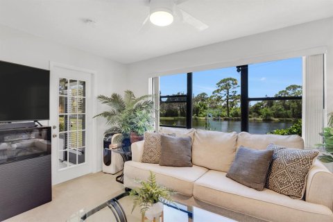 Condo in Saint Petersburg, Florida, 2 bedrooms  № 1884396 - photo 27