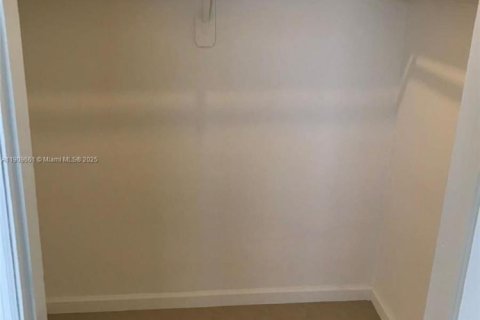 Copropriété à louer à Hialeah, Floride: 2 chambres, 84.36 m2 № 1967949 - photo 24