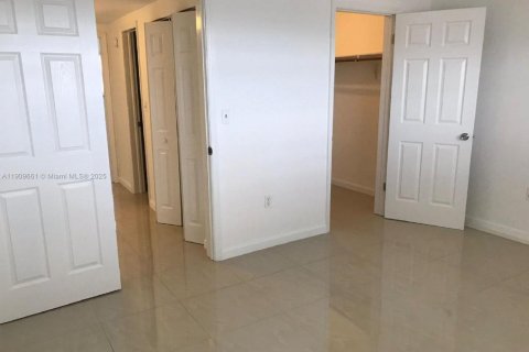 Copropriété à louer à Hialeah, Floride: 2 chambres, 84.36 m2 № 1967949 - photo 23