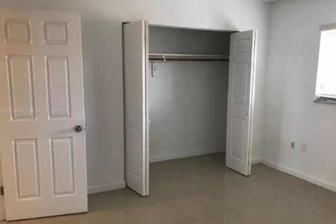Copropriété à louer à Hialeah, Floride: 2 chambres, 84.36 m2 № 1967949 - photo 14