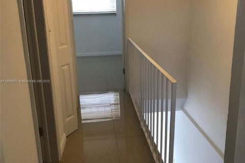 Copropriété à louer à Hialeah, Floride: 2 chambres, 84.36 m2 № 1967949 - photo 11