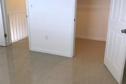 Copropriété à louer à Hialeah, Floride: 2 chambres, 84.36 m2 № 1967949 - photo 22