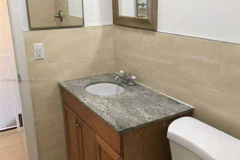 Copropriété à louer à Hialeah, Floride: 2 chambres, 84.36 m2 № 1967949 - photo 17