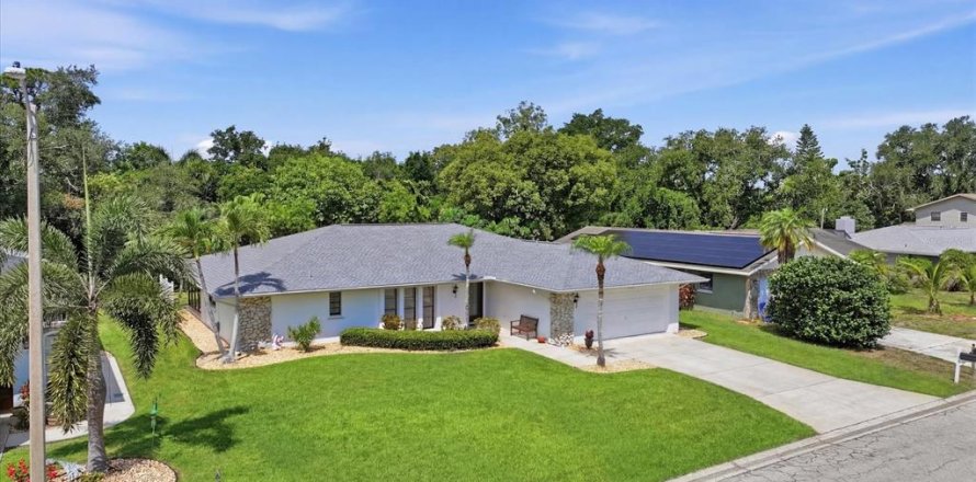 House in Bradenton, Florida 3 bedrooms, 198.81 sq.m. № 2235432