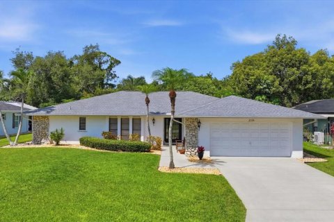 House in Bradenton, Florida 3 bedrooms, 198.81 sq.m. № 2235432 - photo 2