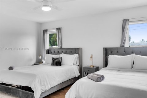 House in Wilton Manors, Florida 3 bedrooms, 163.69 sq.m. № 2040487 - photo 13