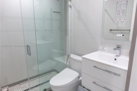 Commercial property in Miami, Florida 181.07 sq.m. № 2026279 - photo 8