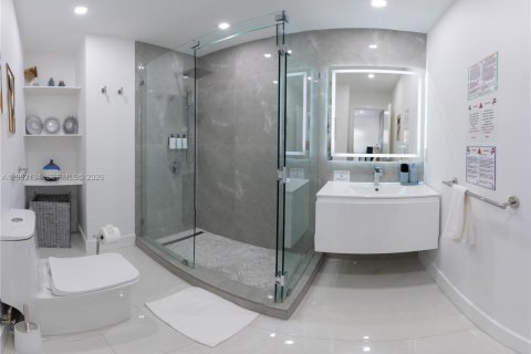 Commercial property in Miami, Florida 181.07 sq.m. № 2026279 - photo 25