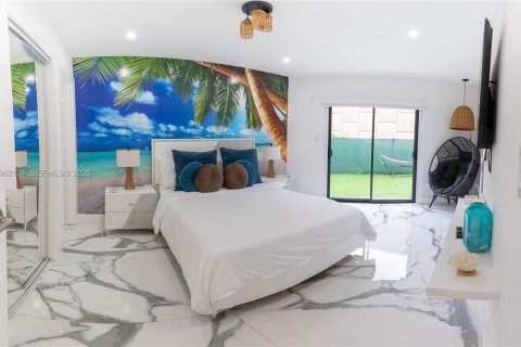 Commercial property in Miami, Florida 181.07 sq.m. № 2026279 - photo 23