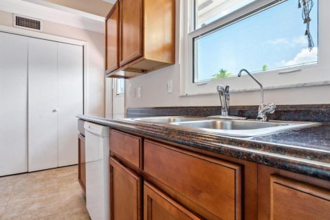 Copropriété à vendre à Sarasota, Floride: 2 chambres, 93.65 m2 № 2122883 - photo 11