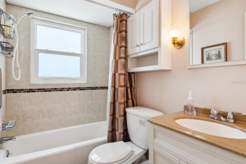 Copropriété à vendre à Sarasota, Floride: 2 chambres, 93.65 m2 № 2122883 - photo 19