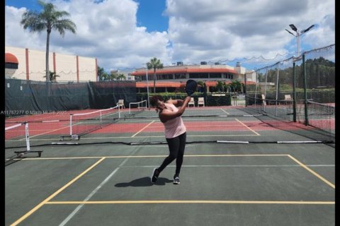 Condo in Hollywood, Florida, 1 bedroom  № 1959318 - photo 27