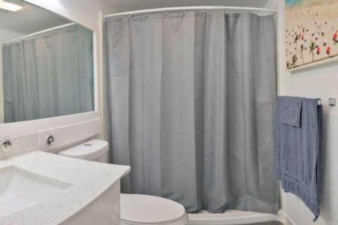 Condo in Hollywood, Florida, 1 bedroom  № 1959318 - photo 13