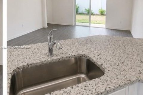 Villa ou maison à louer à St. Lucie, Floride: 3 chambres, 143.26 m2 № 2304836 - photo 16