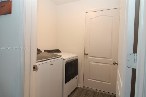 Villa ou maison à louer à St. Lucie, Floride: 3 chambres, 143.26 m2 № 2304836 - photo 7